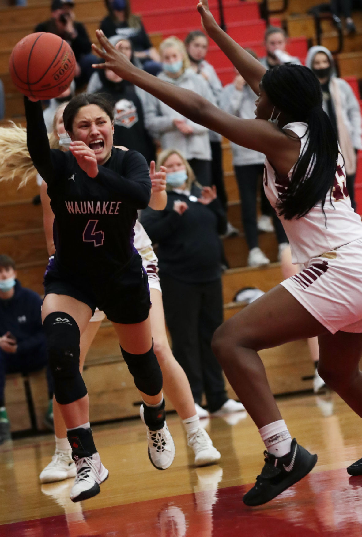 20220115_01_Edgewood_Waunakee_0905_AJA-01152022221752